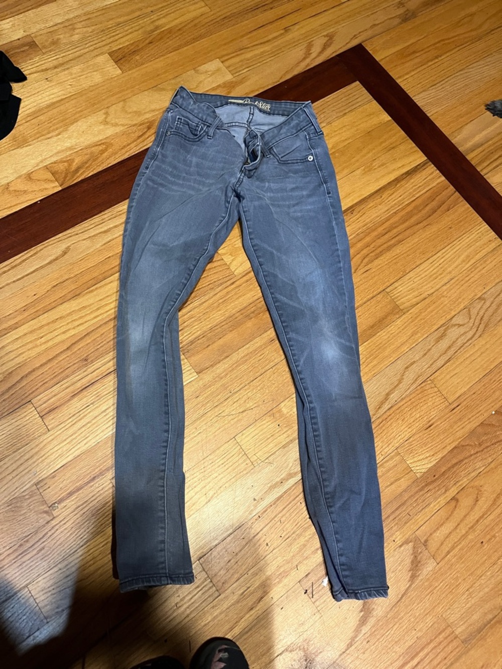 Old Navy Women’s Skinny Jeans - Gray Wash